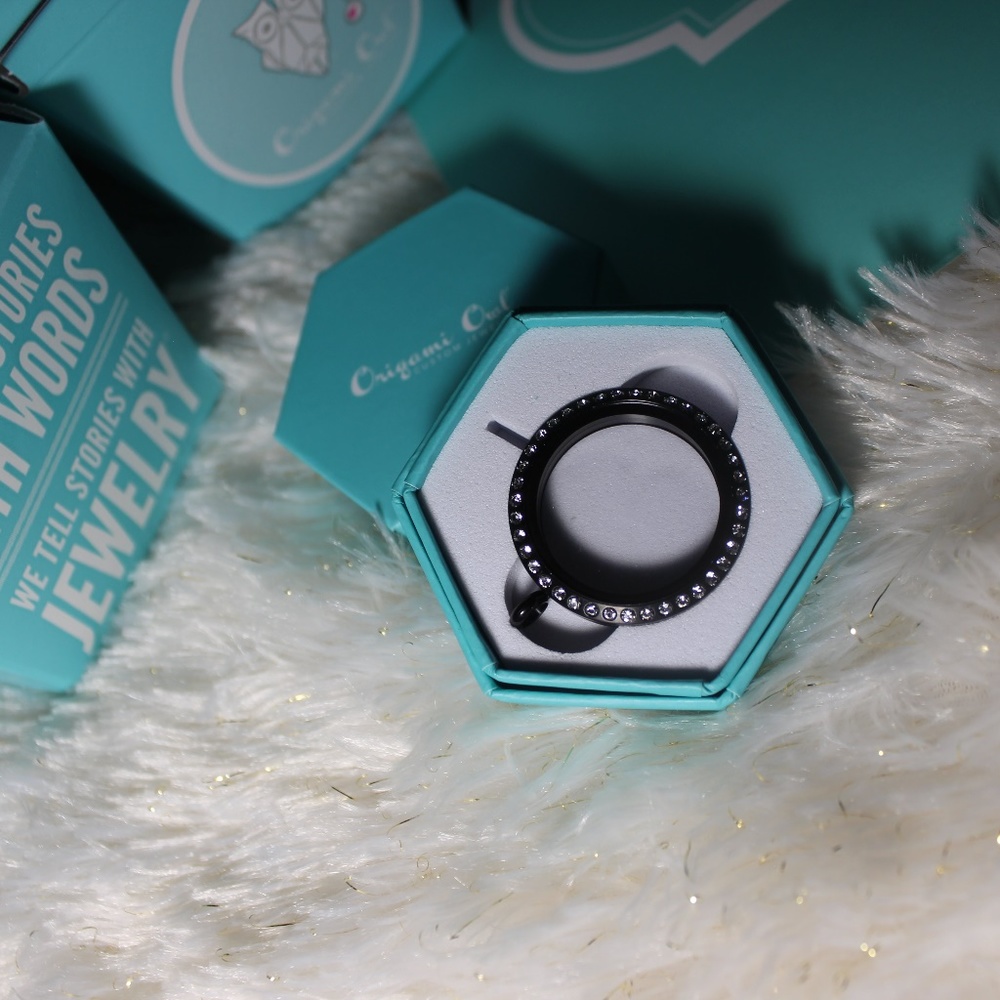 Black Floating Locket Jewelry